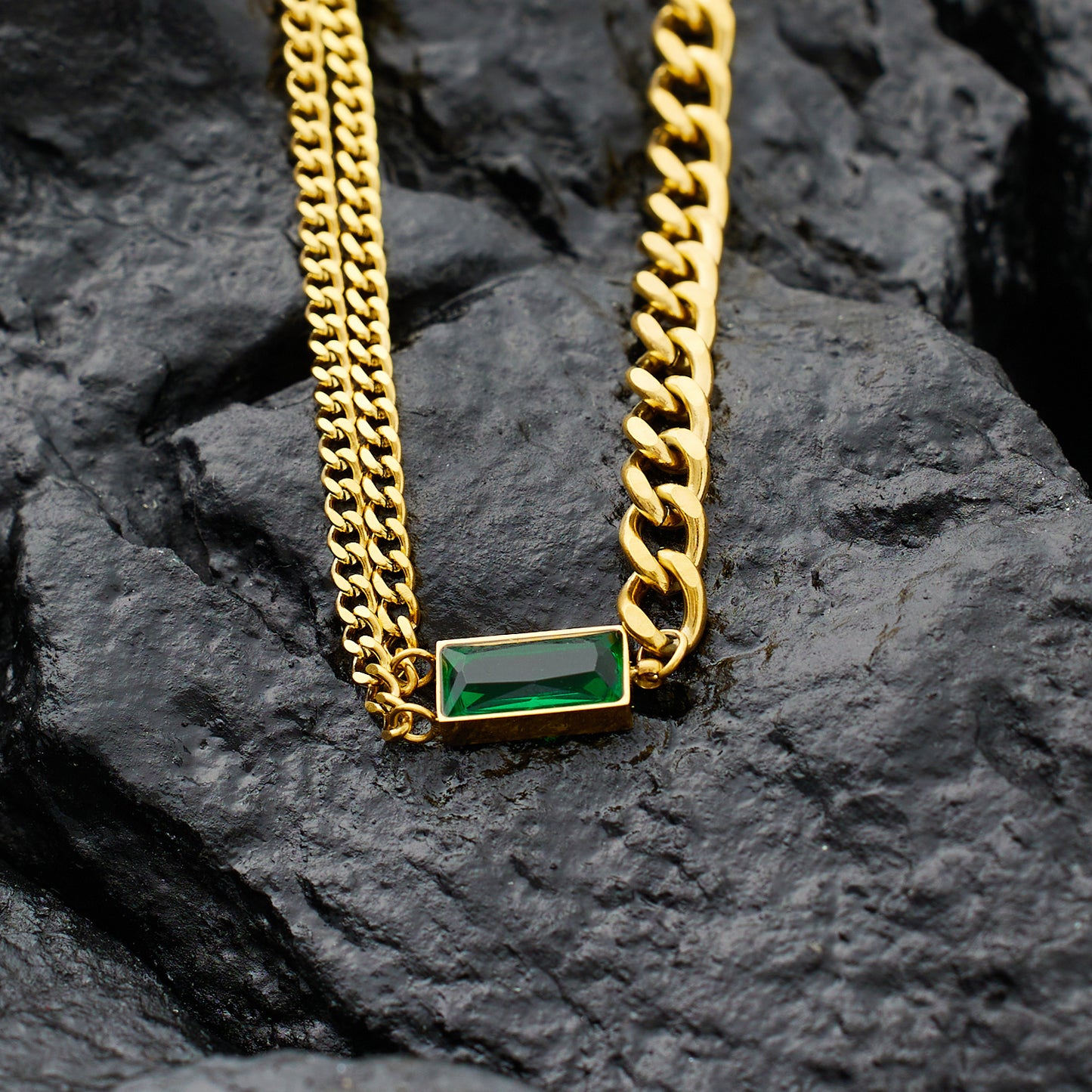 Enchanting Emerald Splendor Necklace