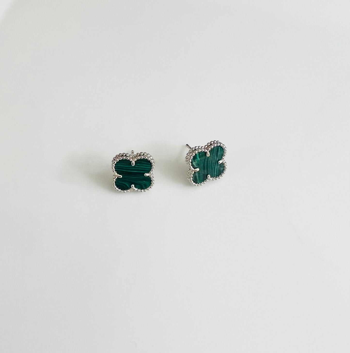 Elite White Gold Clover Earring