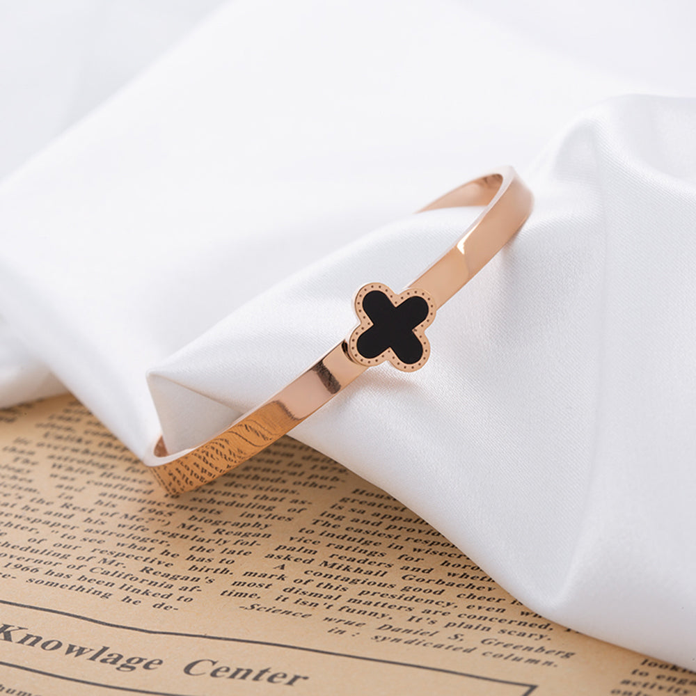 Elegance in Clover Leaf Bracelet